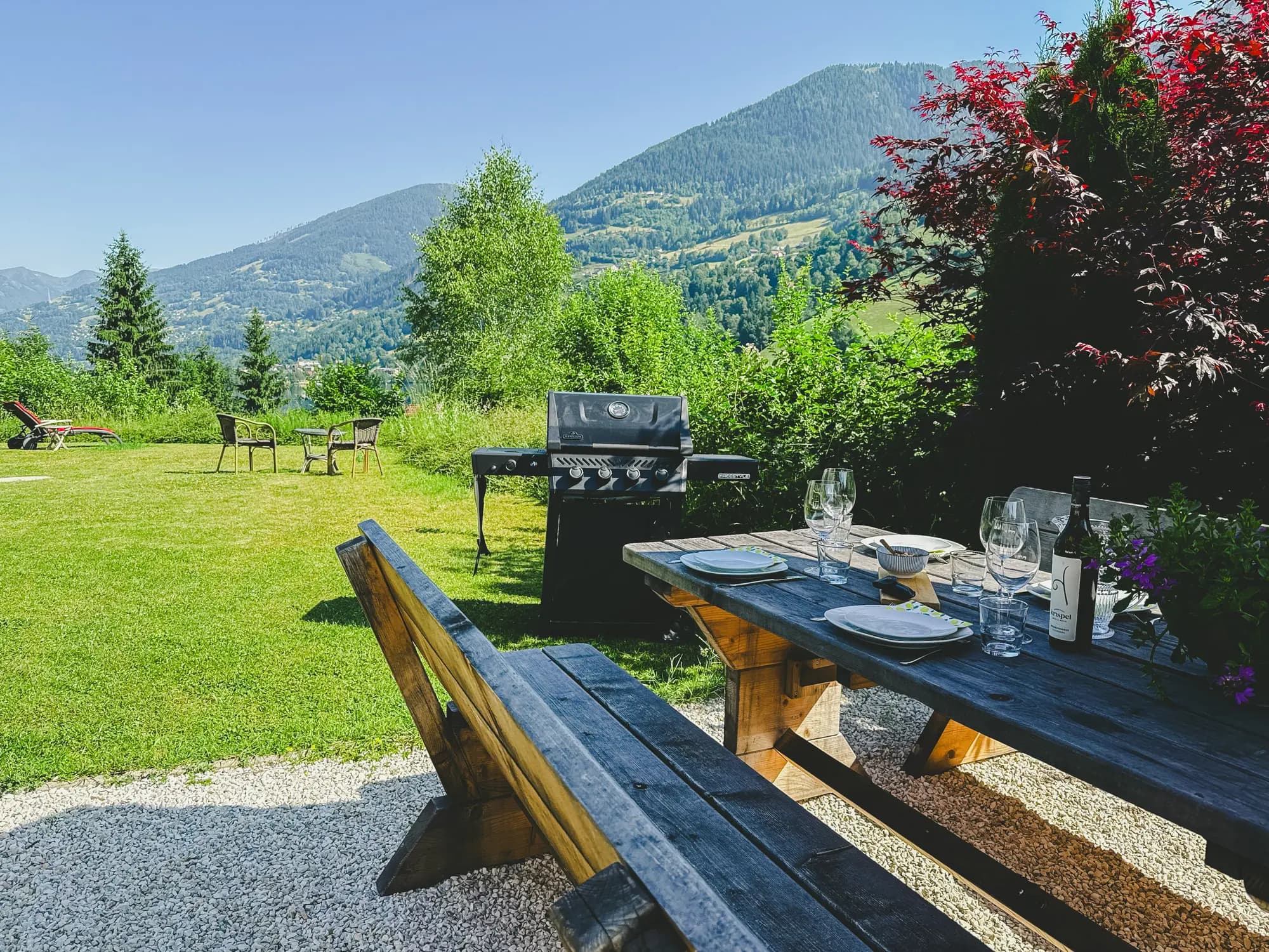 Sommer im Garten des Berghaus Seeblick